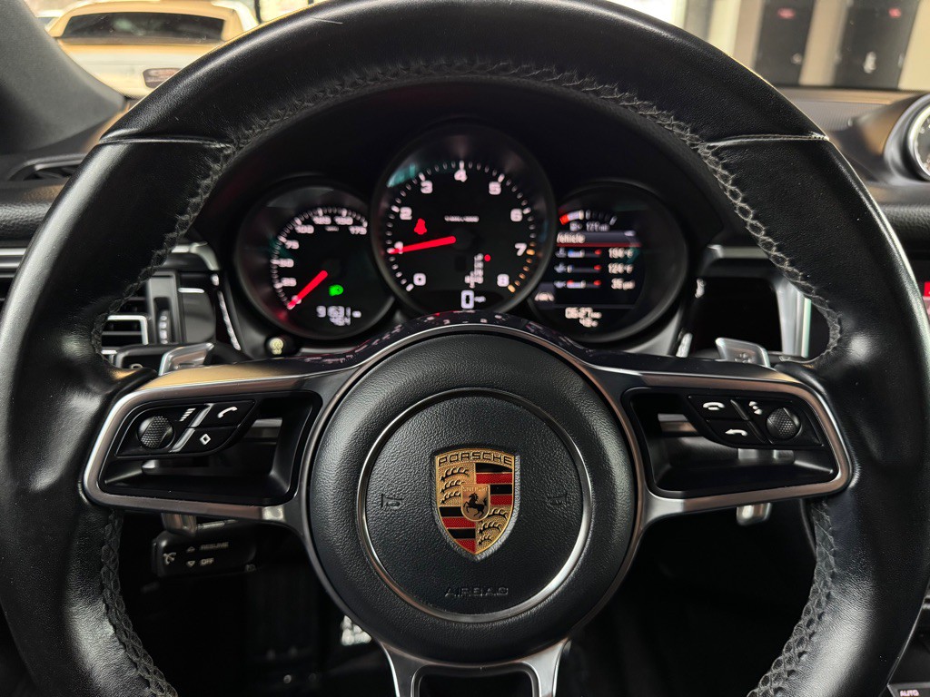 2019 Porsche Macan Image 41