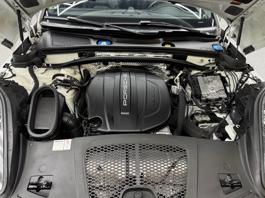 2019 Porsche Macan Image 45