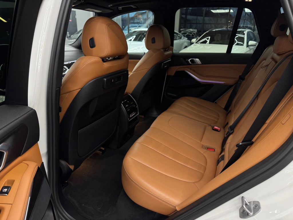 2021 BMW X5 Image 26