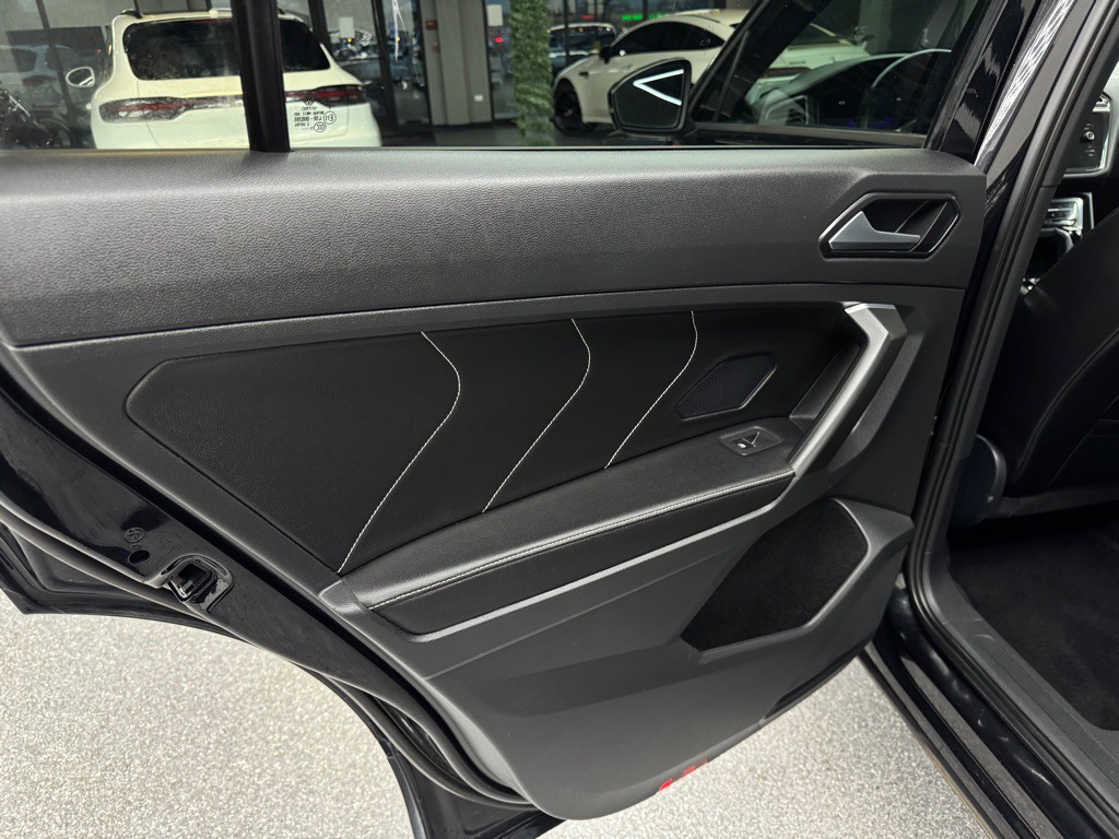 2022 Volkswagen Tiguan Image 24