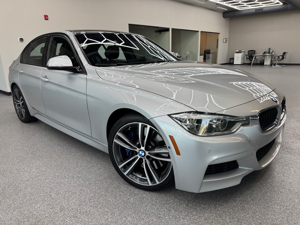 2016 BMW 3 Series Image 2