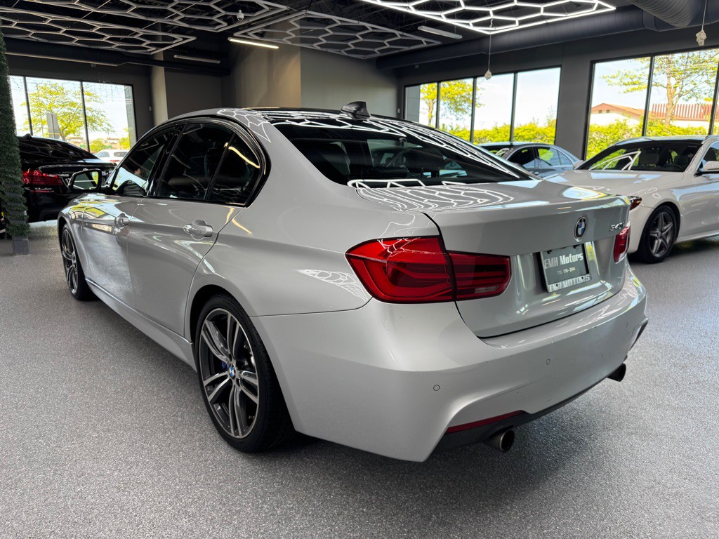 2016 BMW 3 Series Image 12