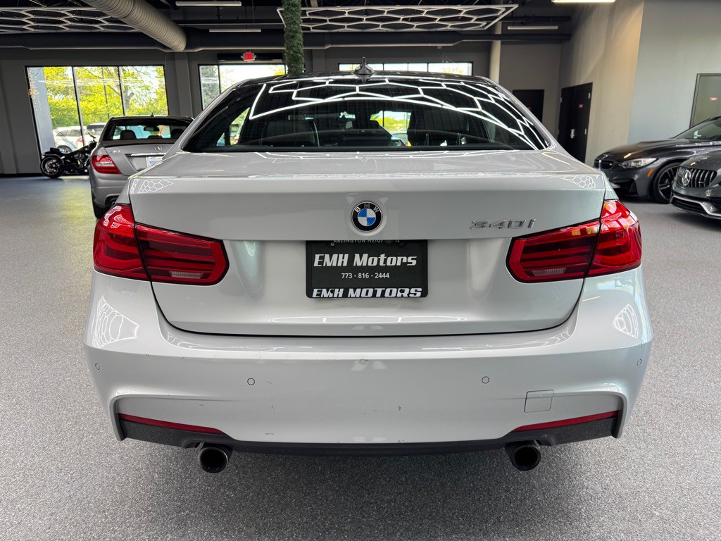 2016 BMW 3 Series Image 13