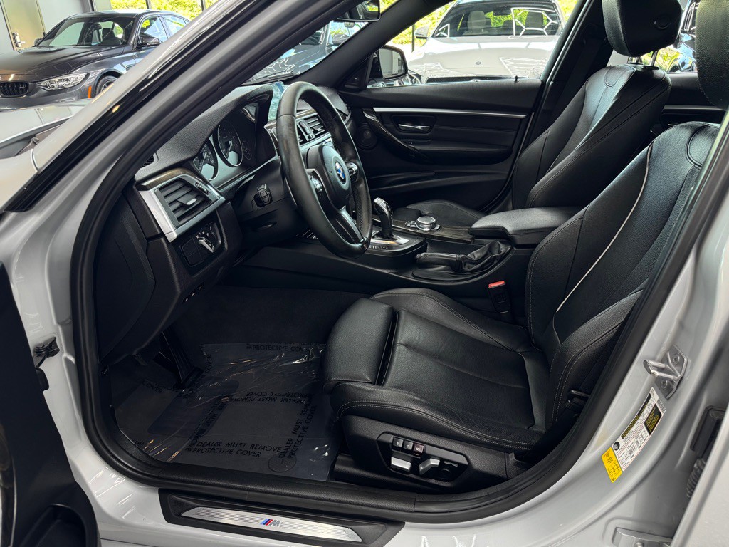 2016 BMW 3 Series Image 21