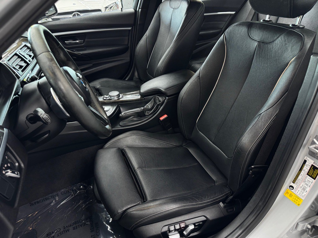 2016 BMW 3 Series Image 22