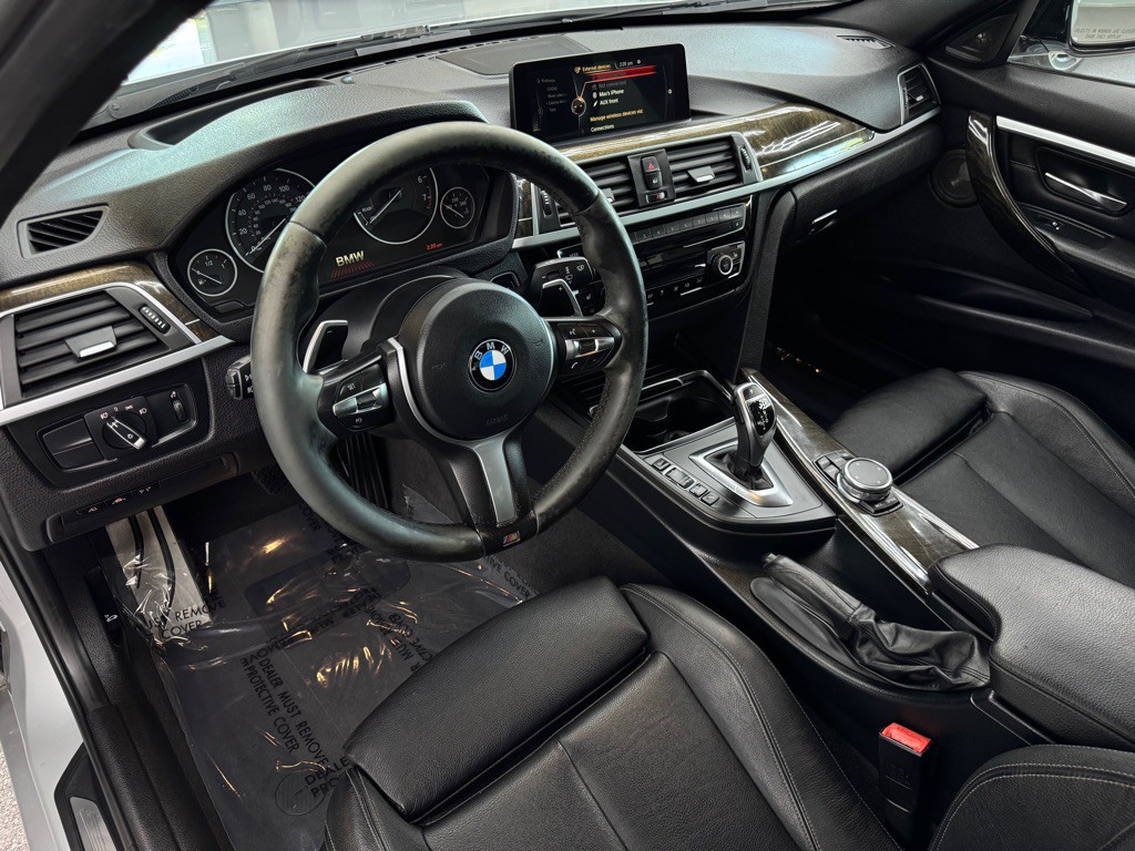 2016 BMW 3 Series Image 23