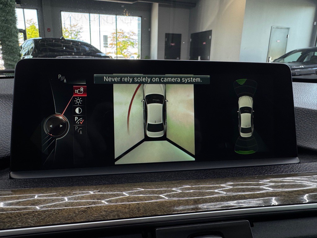 2016 BMW 3 Series Image 36