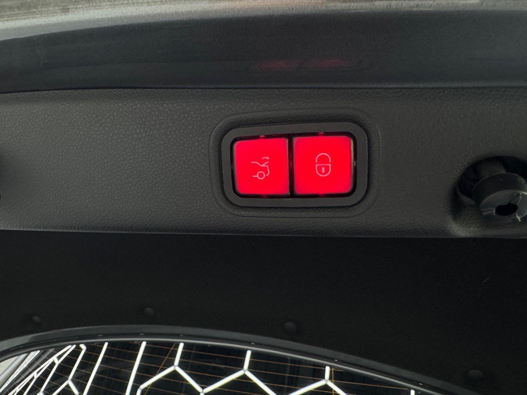 2019 Mercedes-Benz E-Class Image 34