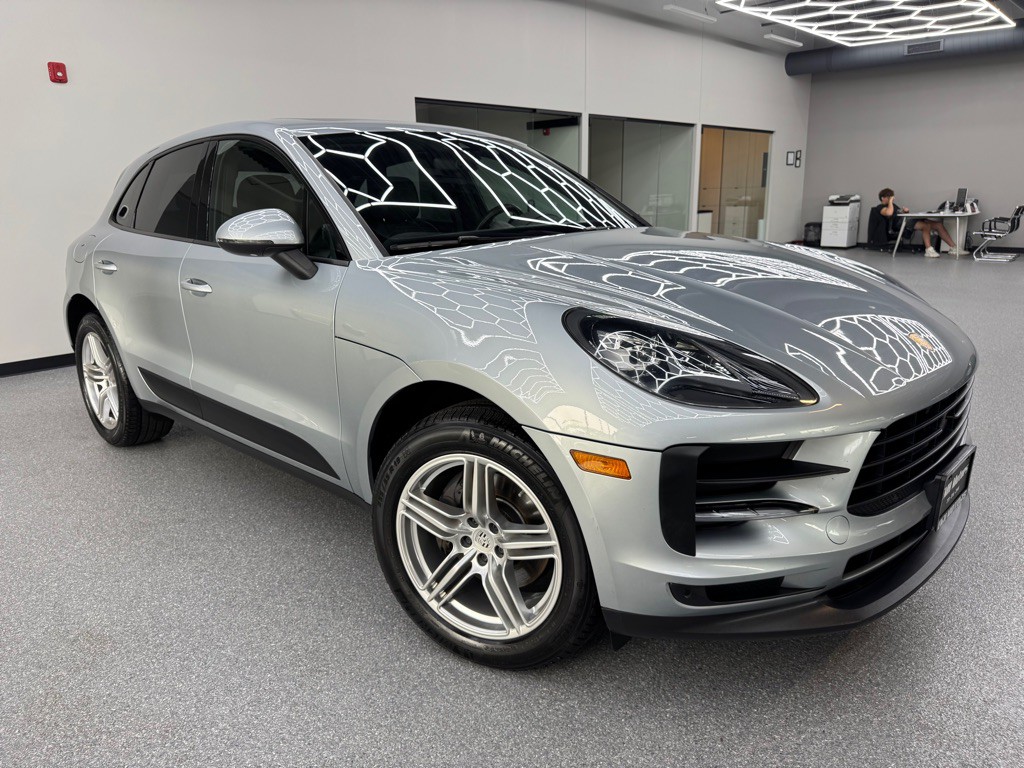 2020 Porsche Macan Image 2