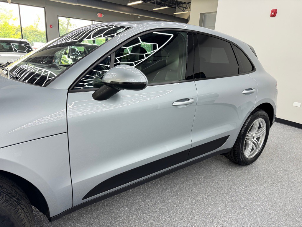 2020 Porsche Macan Image 9