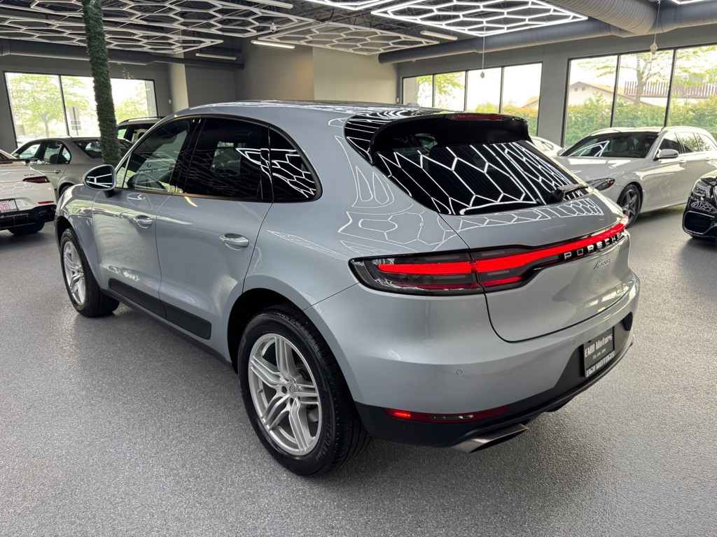 2020 Porsche Macan Image 11