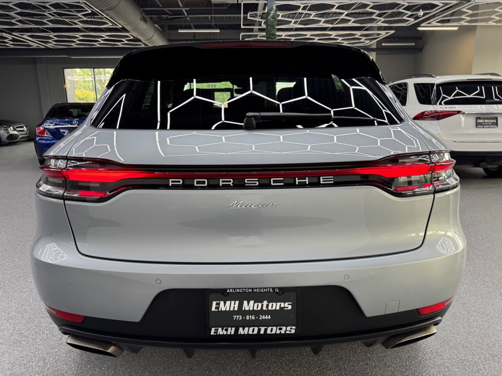 2020 Porsche Macan Image 12