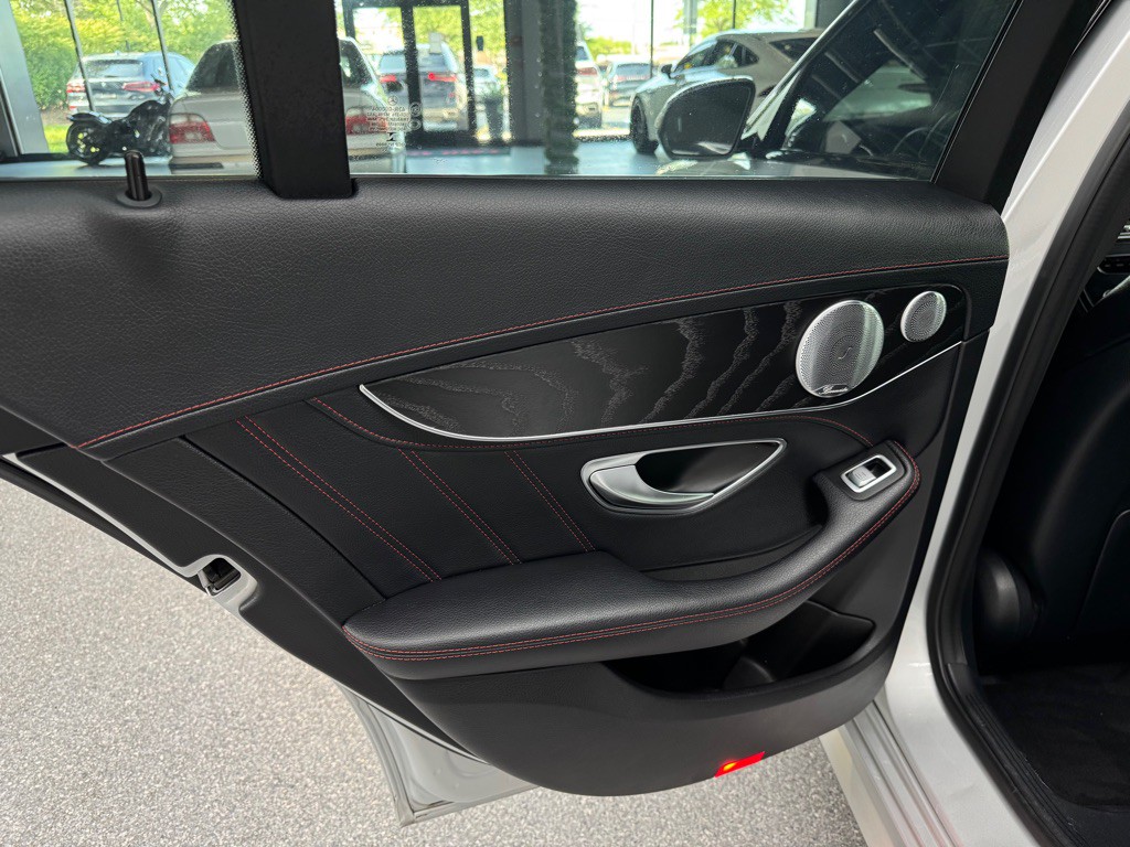 2016 Mercedes-Benz C-Class Image 21
