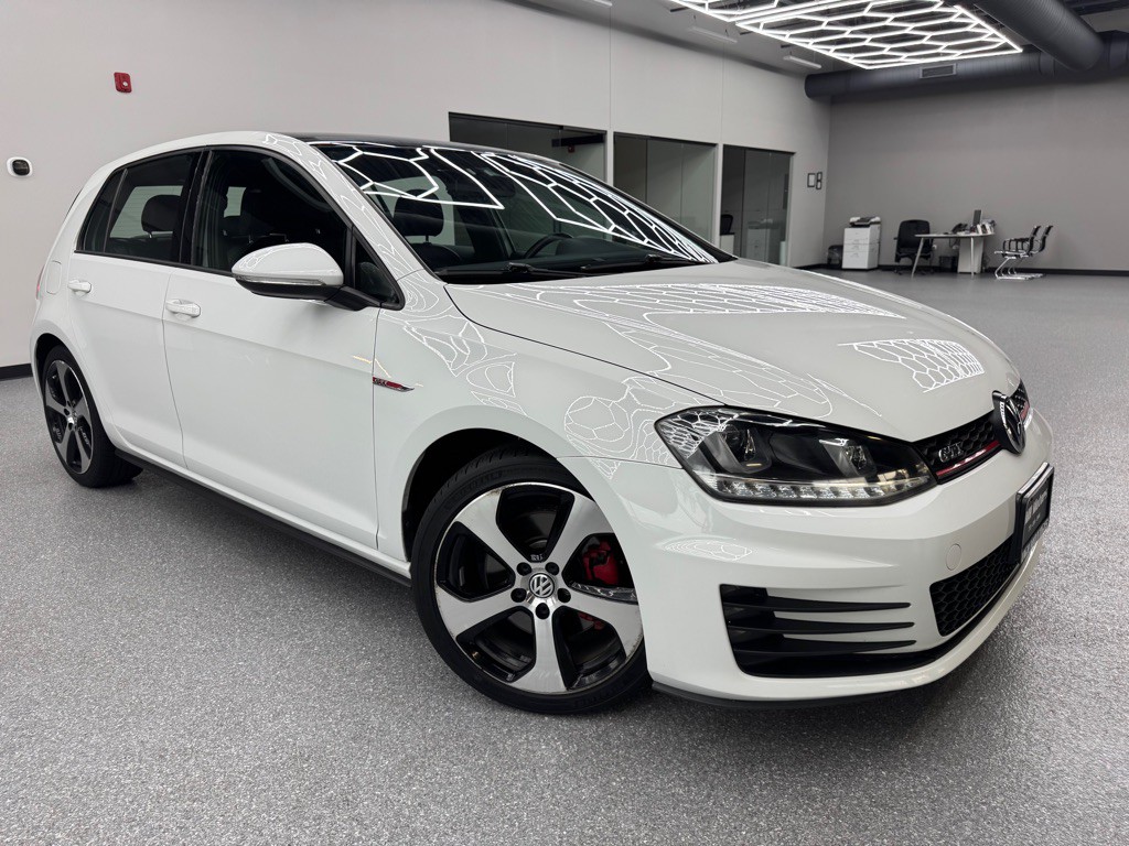 2015 Volkswagen GTI Image 2