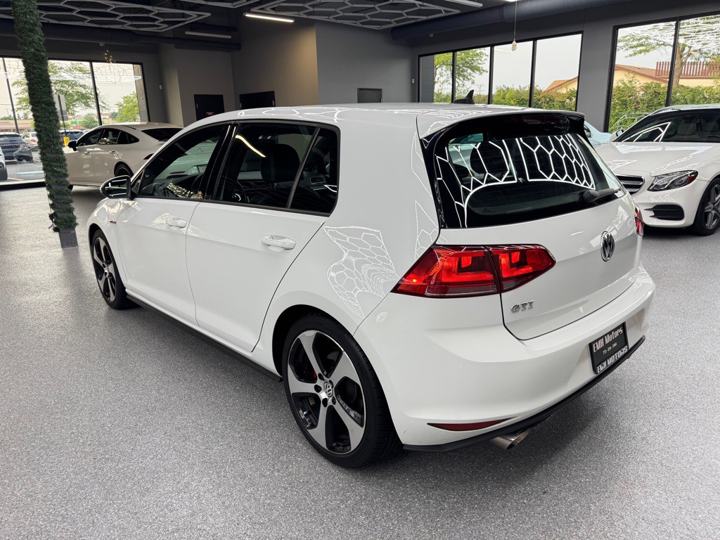 2015 Volkswagen GTI Image 8