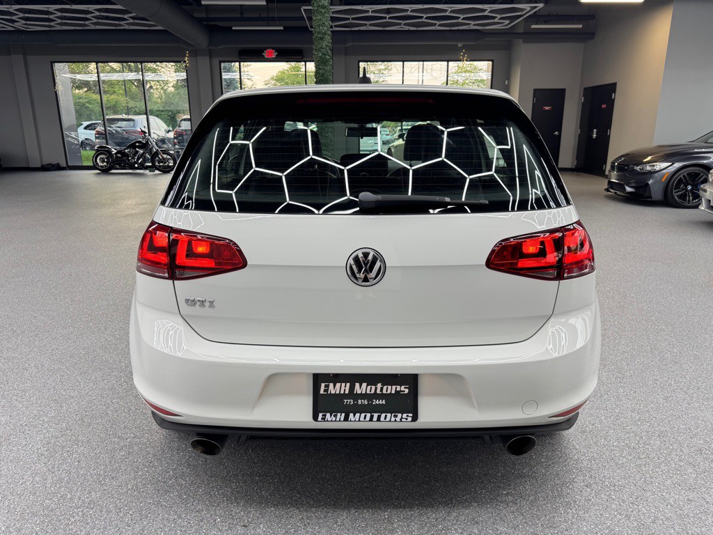 2015 Volkswagen GTI Image 9
