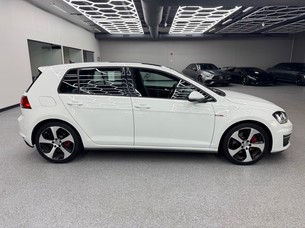 2015 Volkswagen GTI Image 11