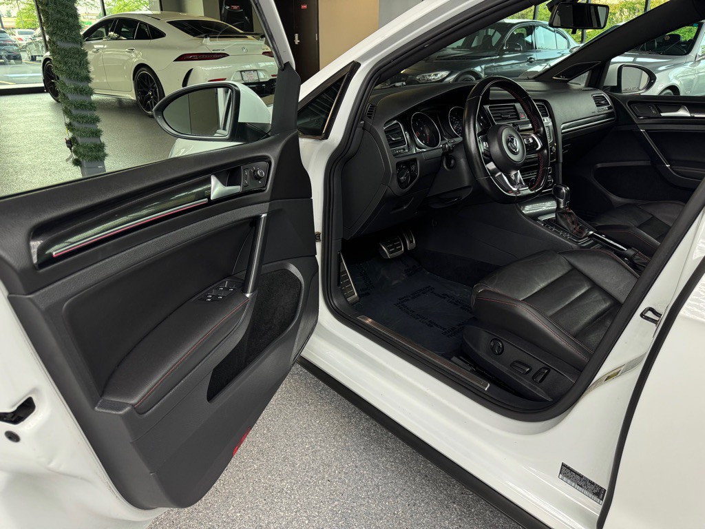 2015 Volkswagen GTI Image 13