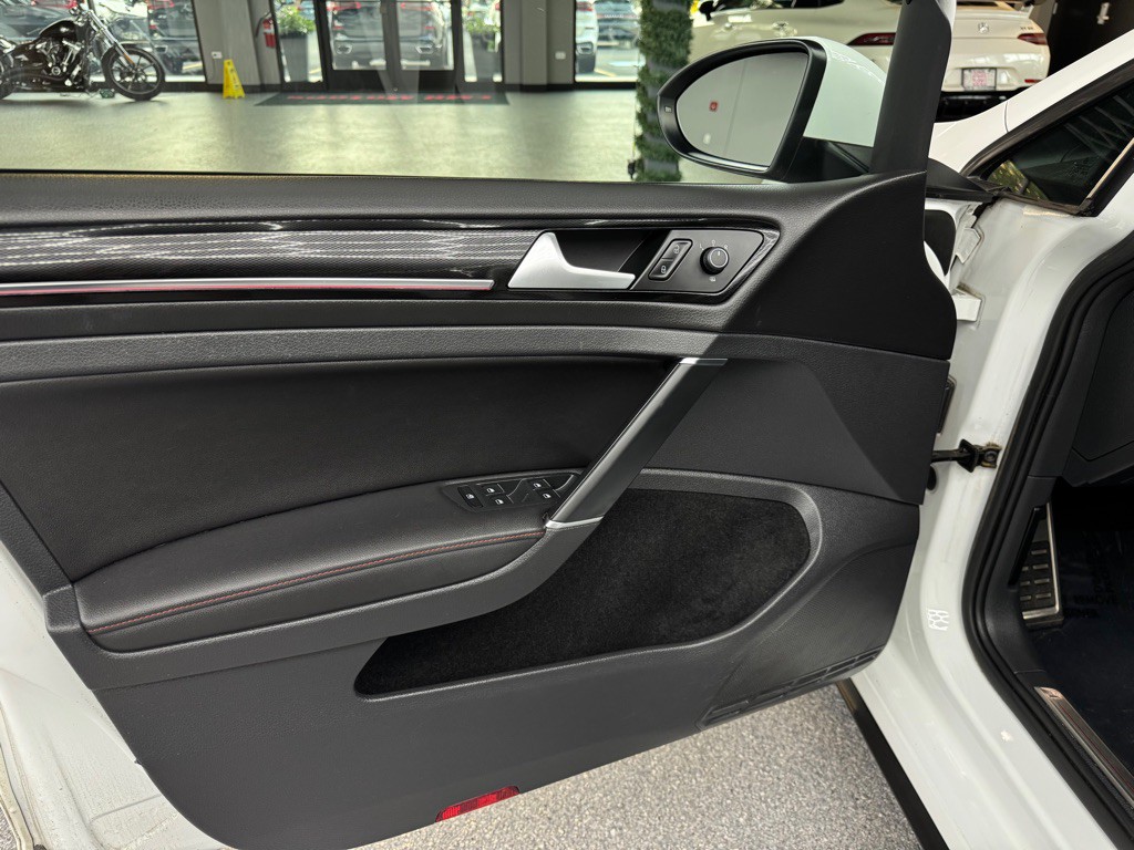 2015 Volkswagen GTI Image 14
