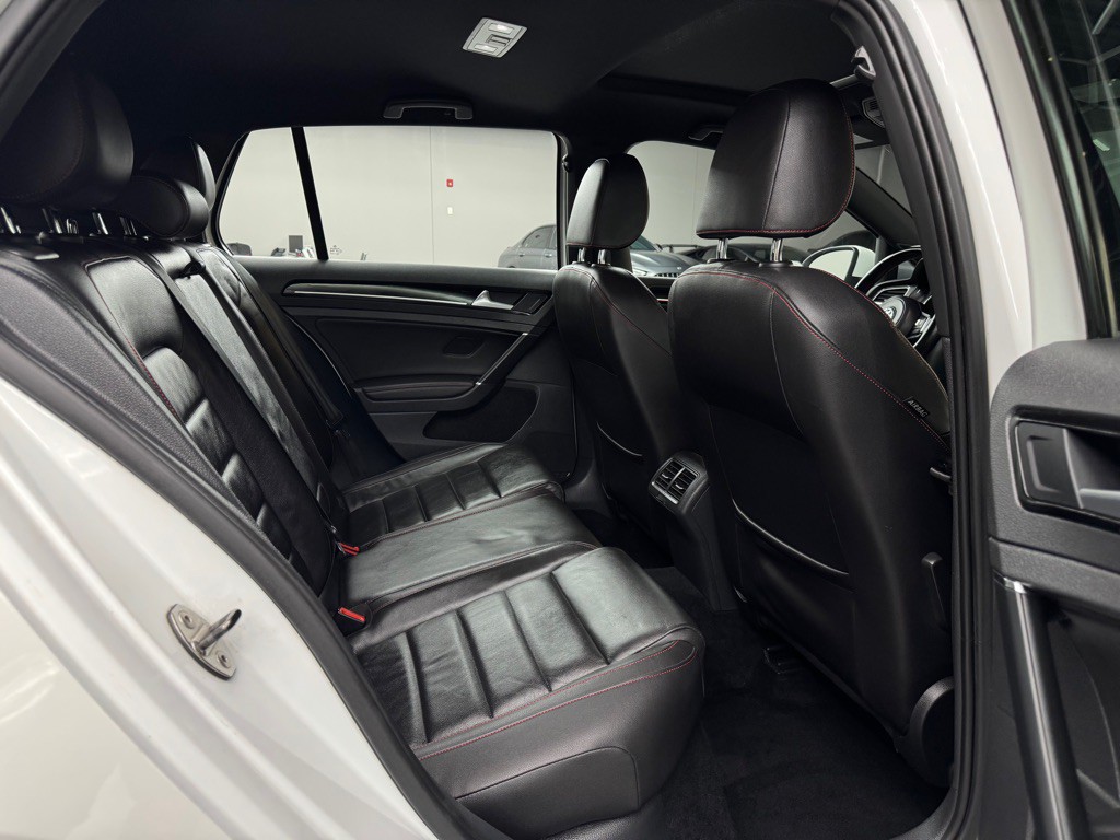 2015 Volkswagen GTI Image 21