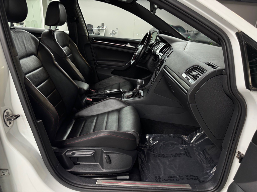 2015 Volkswagen GTI Image 23