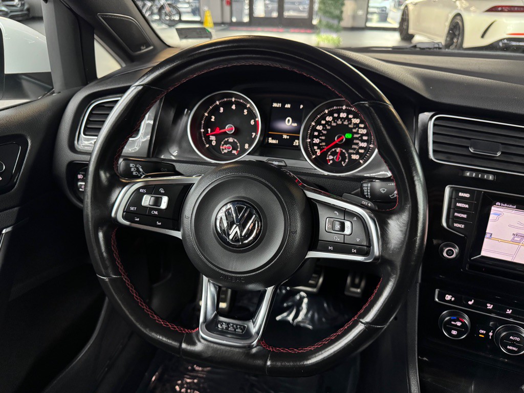 2015 Volkswagen GTI Image 26