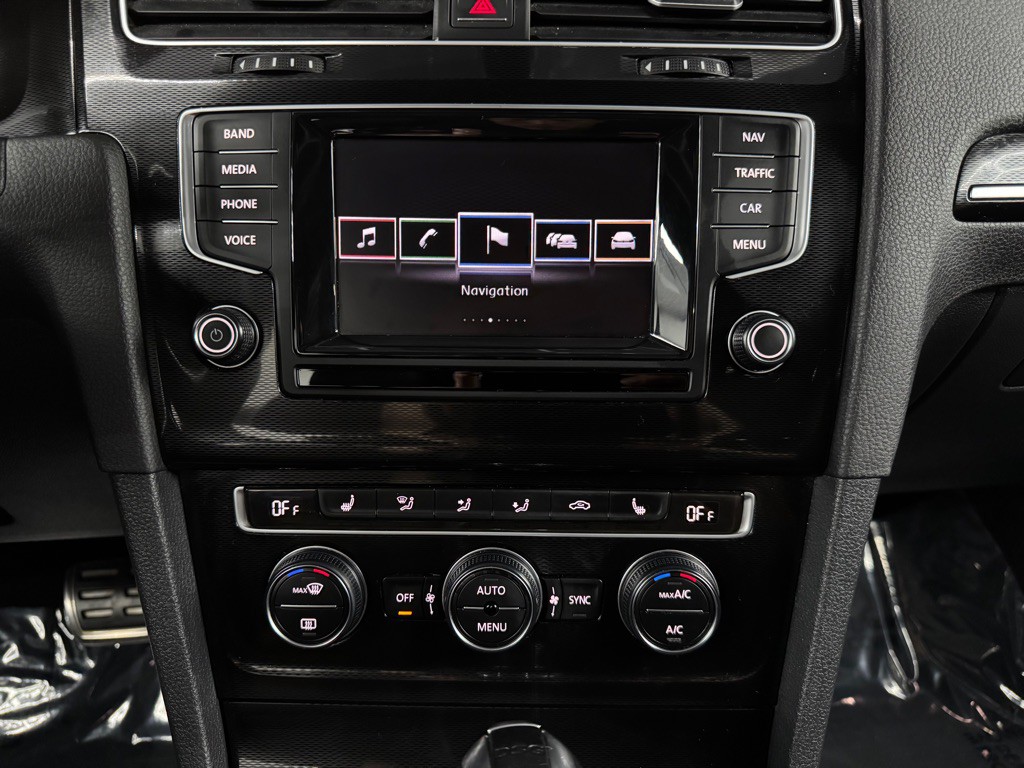2015 Volkswagen GTI Image 27