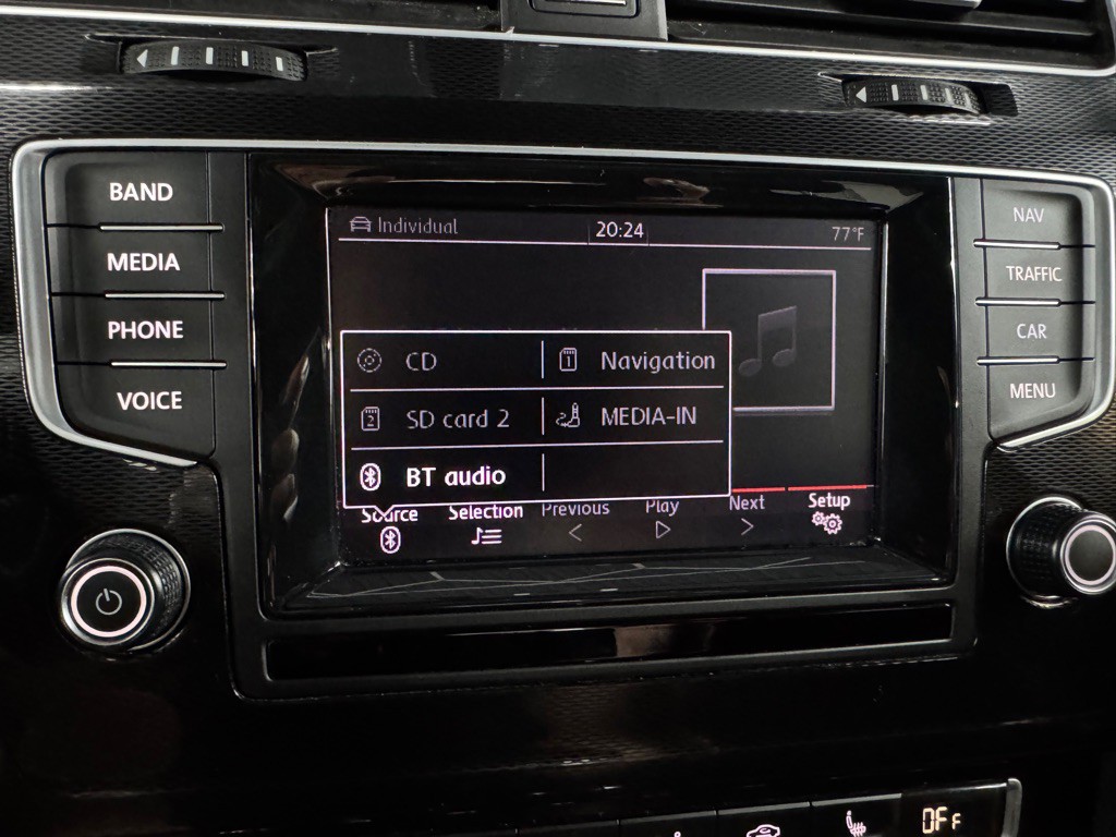 2015 Volkswagen GTI Image 30