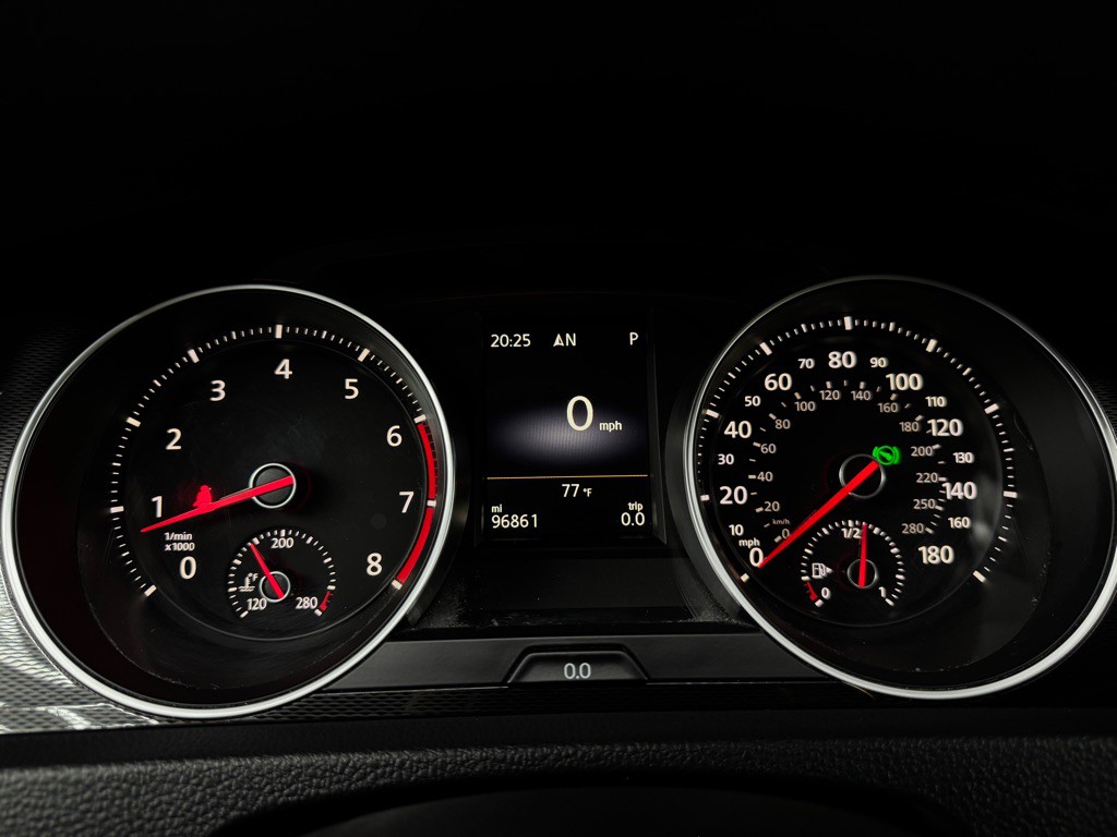 2015 Volkswagen GTI Image 32