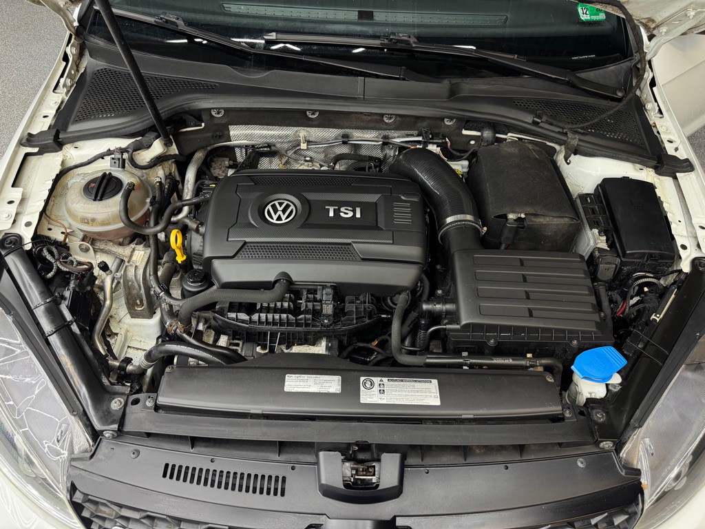 2015 Volkswagen GTI Image 34