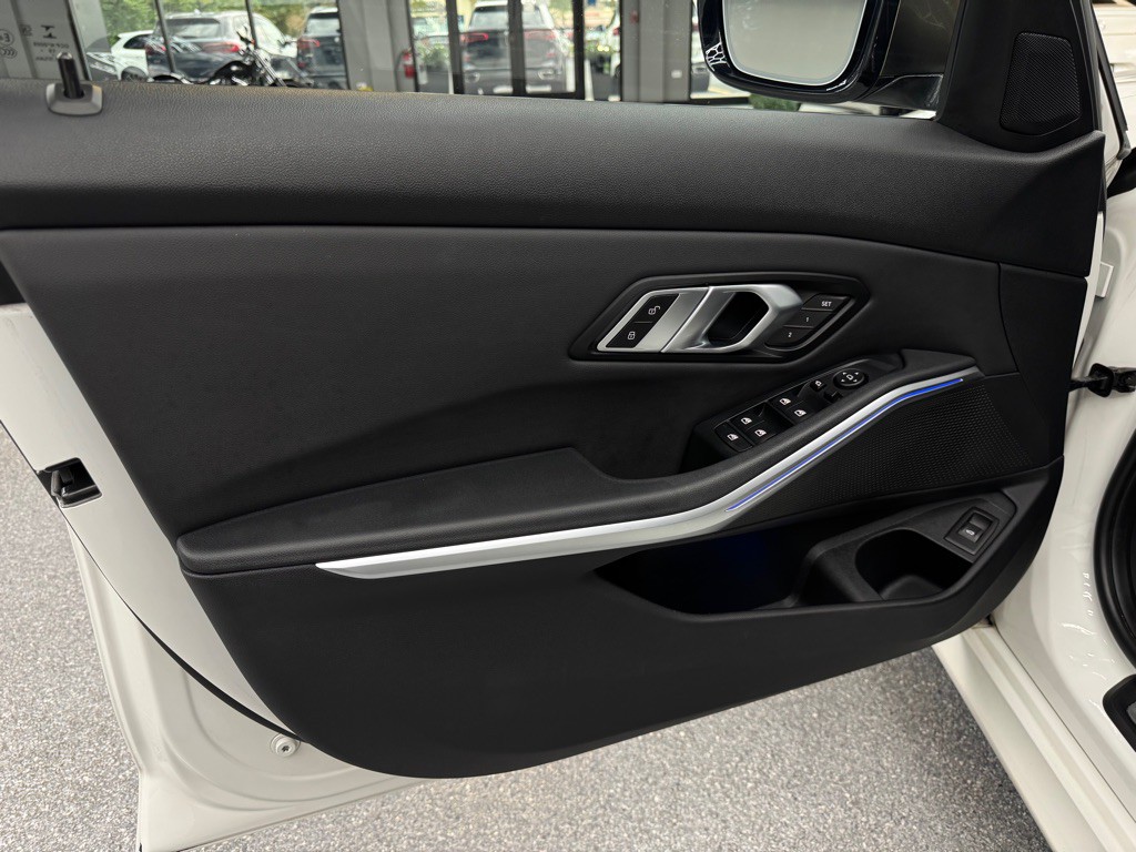 2020 BMW 3 Series Image 19