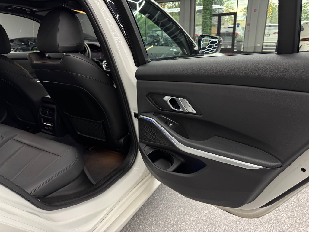 2020 BMW 3 Series Image 26