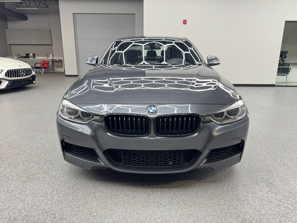 2013 BMW 3 Series Image 3