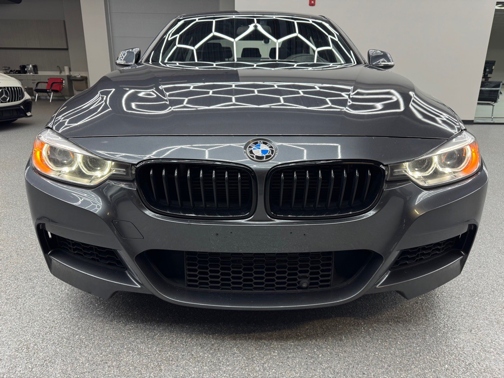 2013 BMW 3 Series Image 4