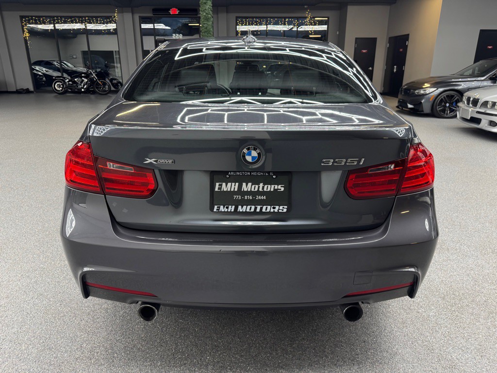 2013 BMW 3 Series Image 9