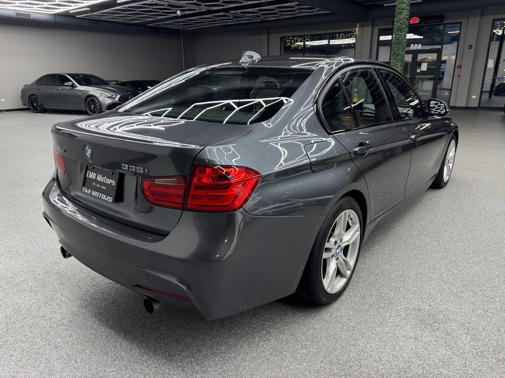 2013 BMW 3 Series Image 11