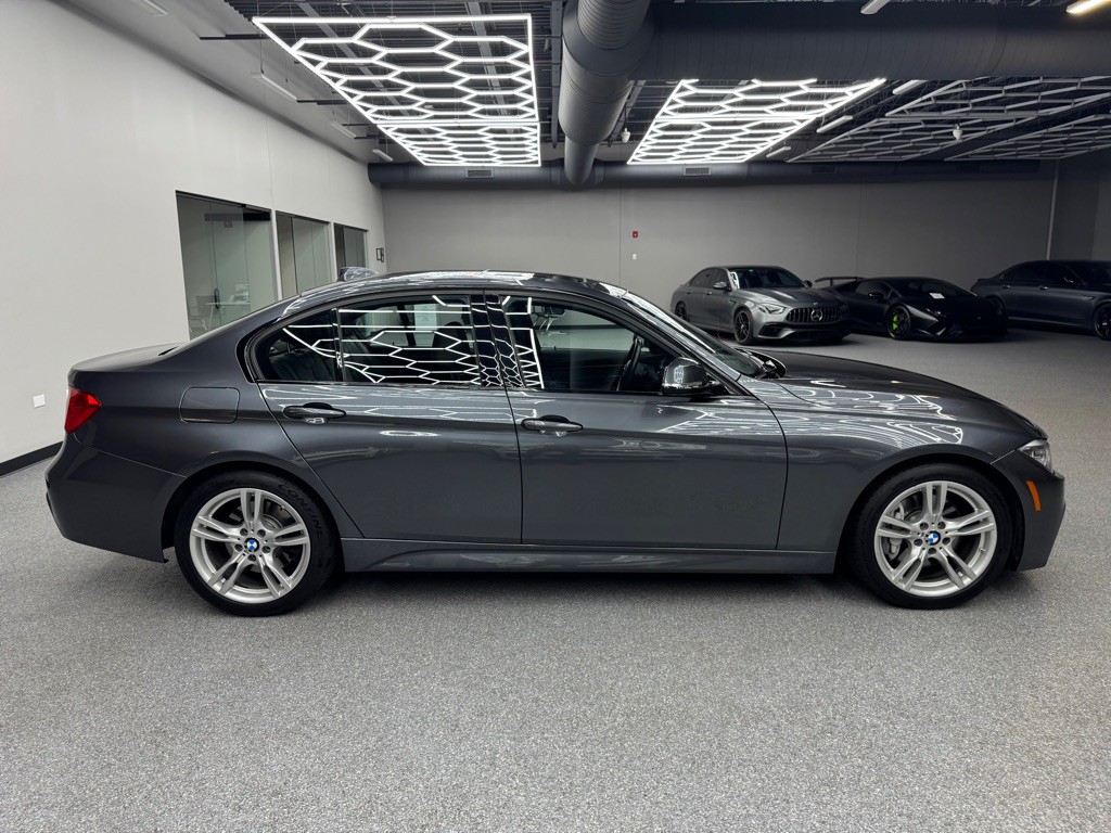 2013 BMW 3 Series Image 12