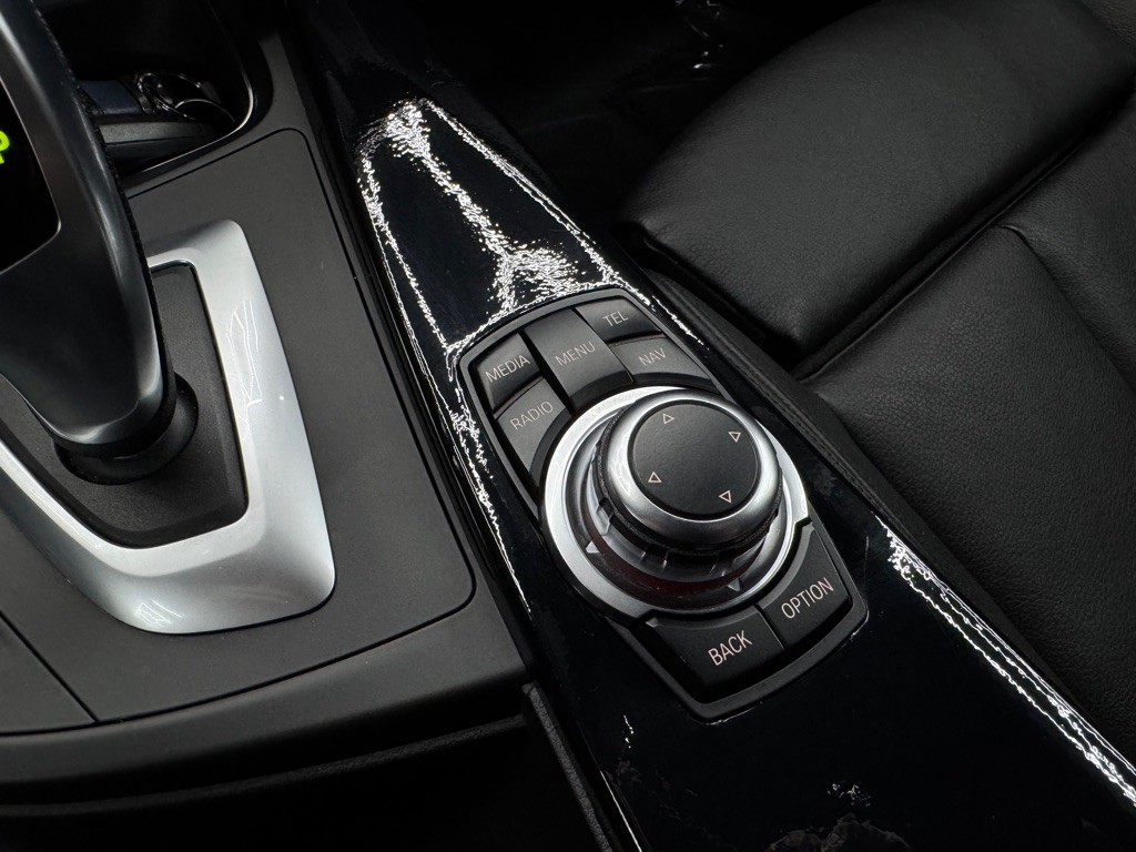 2013 BMW 3 Series Image 34