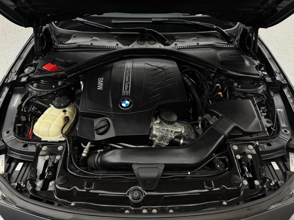 2013 BMW 3 Series Image 37