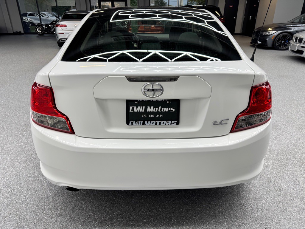 2013 Scion tC Image 9