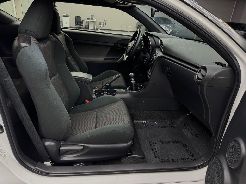 2013 Scion tC Image 20