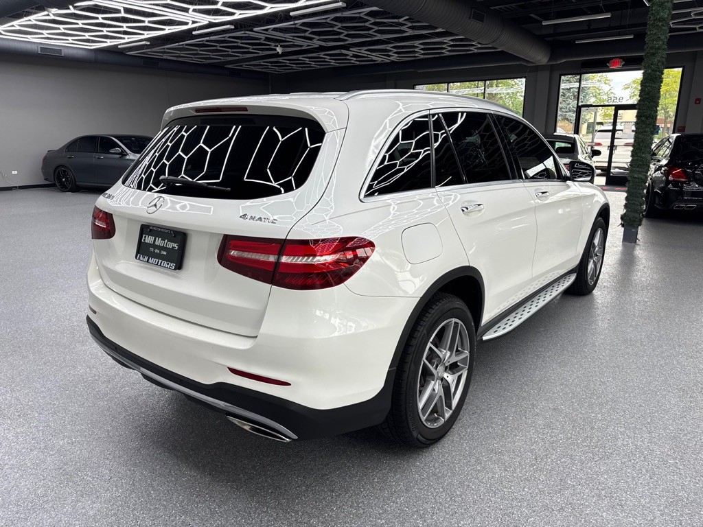 2016 Mercedes-Benz GLC-Class Image 9
