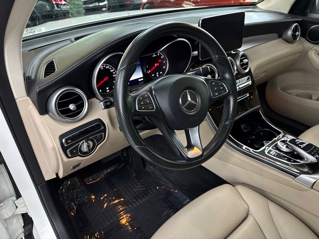 2016 Mercedes-Benz GLC-Class Image 14