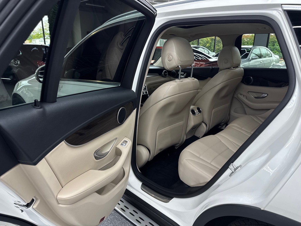 2016 Mercedes-Benz GLC-Class Image 15