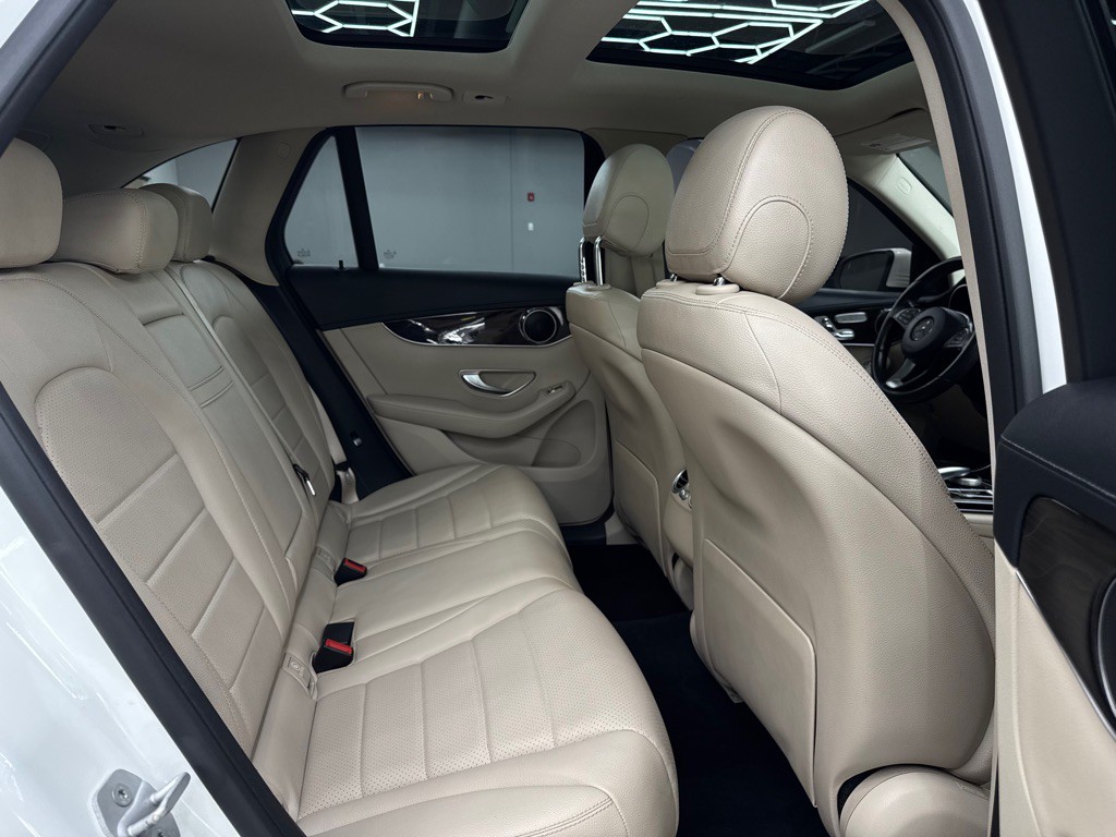 2016 Mercedes-Benz GLC-Class Image 19