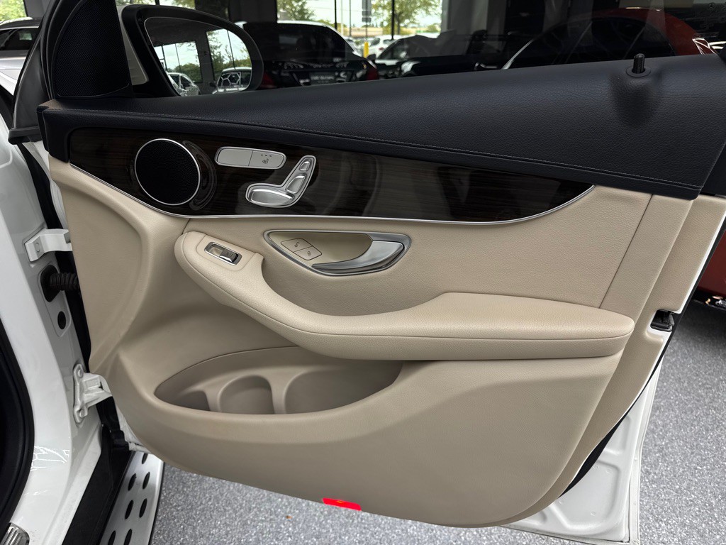 2016 Mercedes-Benz GLC-Class Image 20