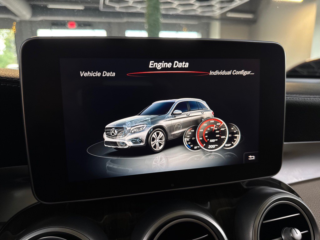 2016 Mercedes-Benz GLC-Class Image 27