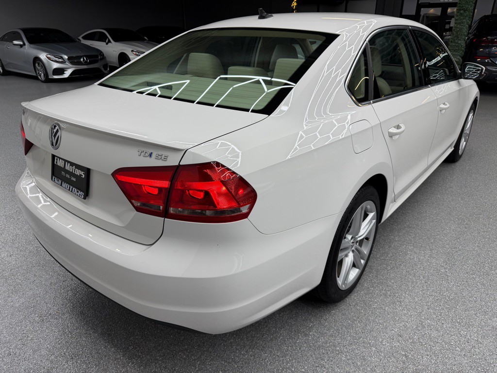 2015 Volkswagen Passat Image 9