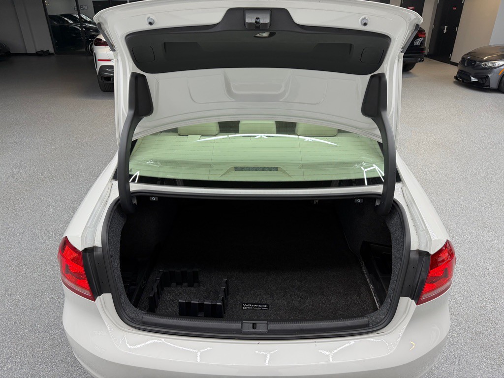 2015 Volkswagen Passat Image 21