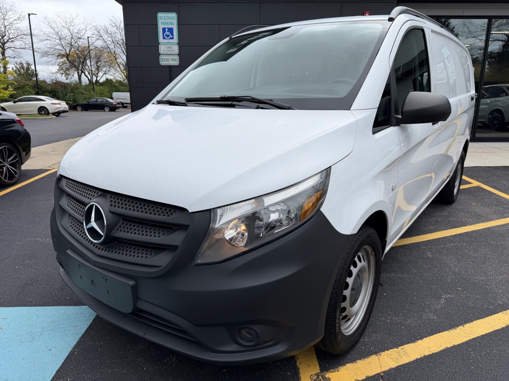2016 Mercedes-Benz Metris Image 2